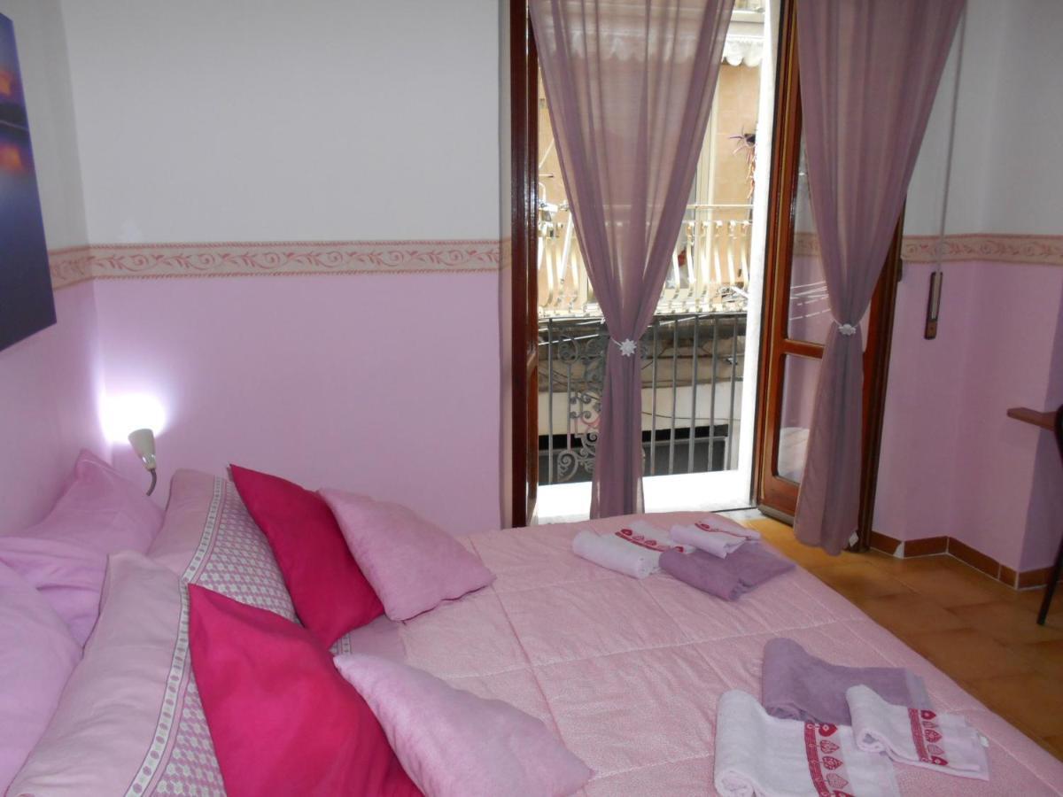 فيكو إيكوينس Robby'S House Bed & Breakfast المظهر الخارجي الصورة