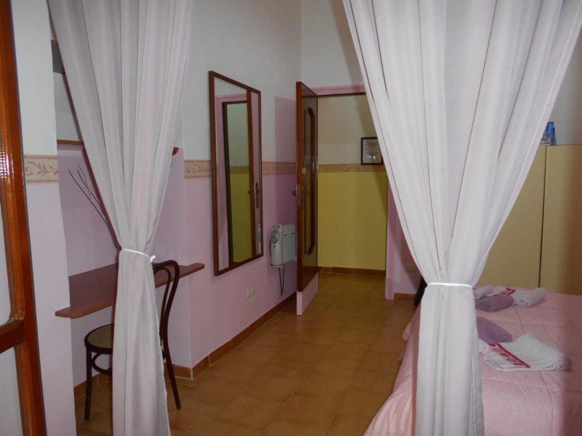 فيكو إيكوينس Robby'S House Bed & Breakfast المظهر الخارجي الصورة