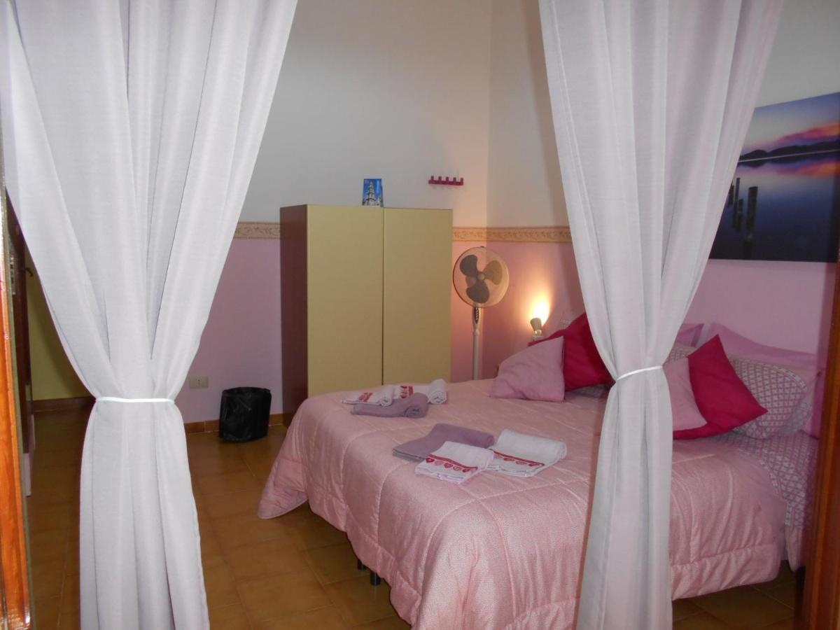فيكو إيكوينس Robby'S House Bed & Breakfast المظهر الخارجي الصورة