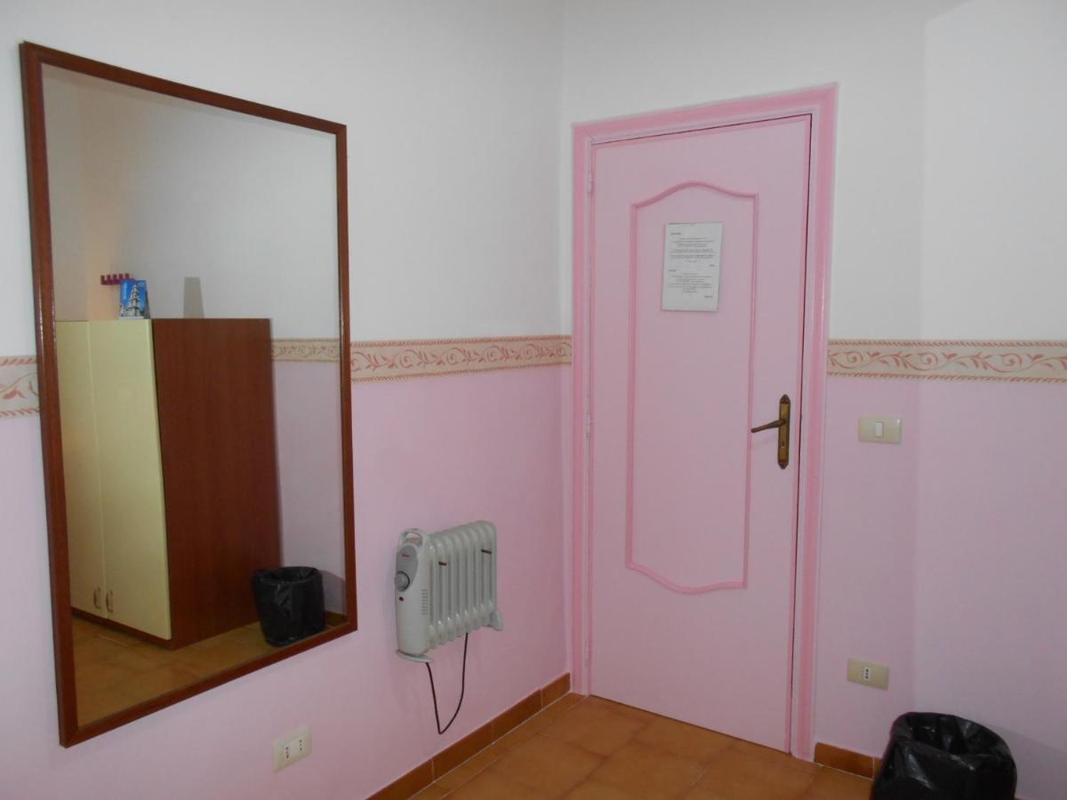 فيكو إيكوينس Robby'S House Bed & Breakfast المظهر الخارجي الصورة