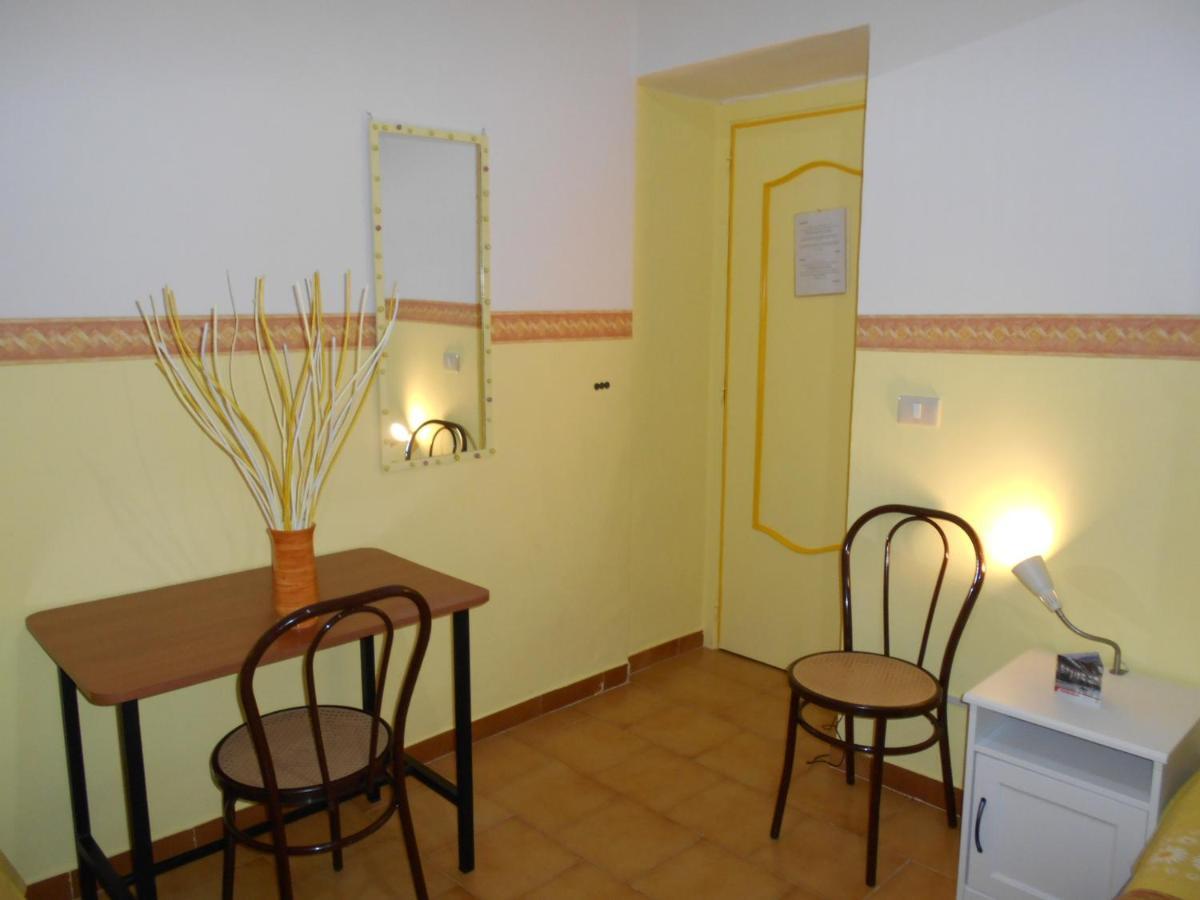 فيكو إيكوينس Robby'S House Bed & Breakfast المظهر الخارجي الصورة