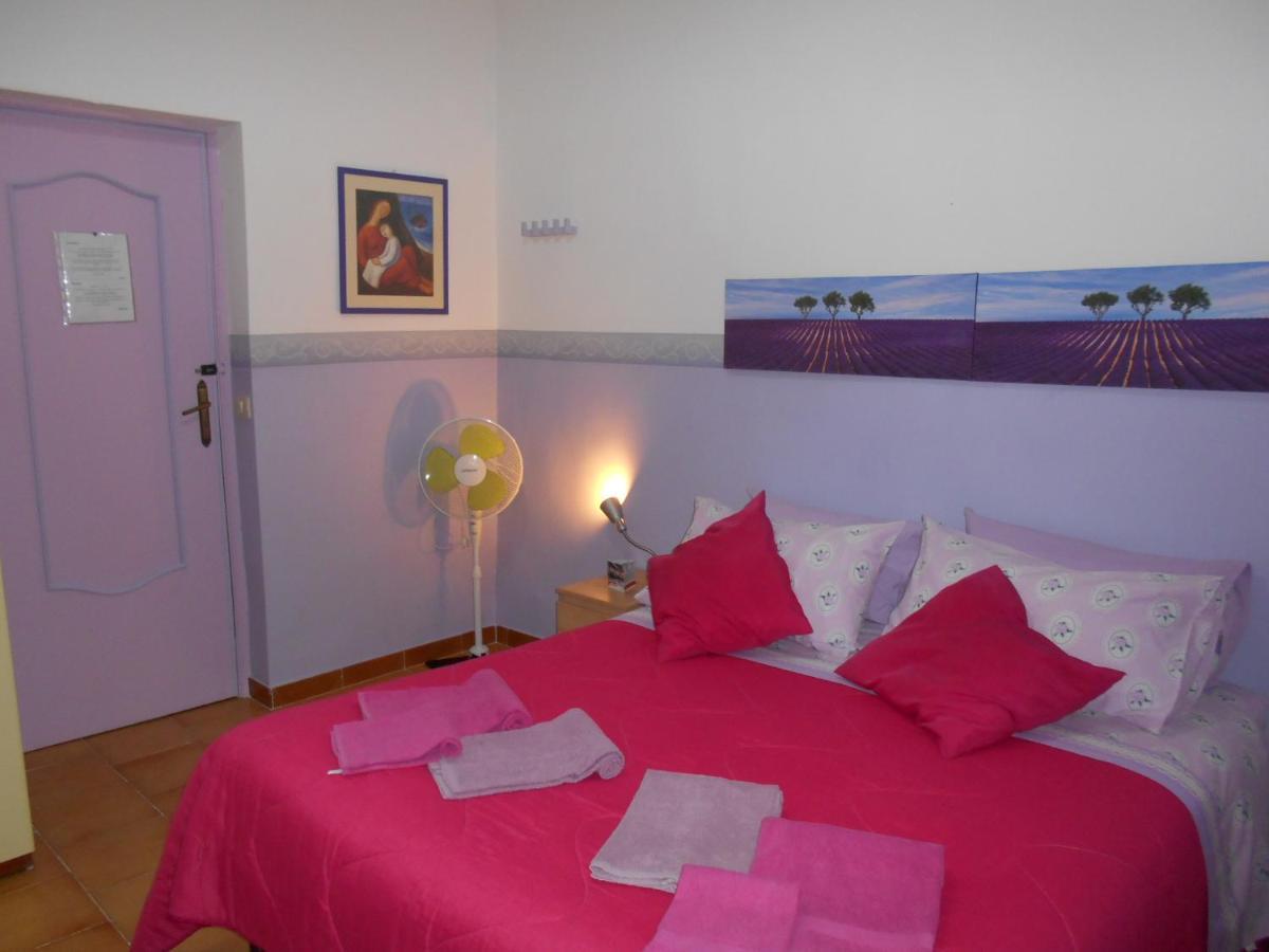 فيكو إيكوينس Robby'S House Bed & Breakfast المظهر الخارجي الصورة